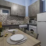 Couples Retreat, Fully Equipped Studio/ Beach