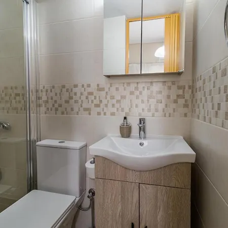 Apartment Couples Retreat, Fully Equipped Studio/ Beach Loutraki (Corinthia)