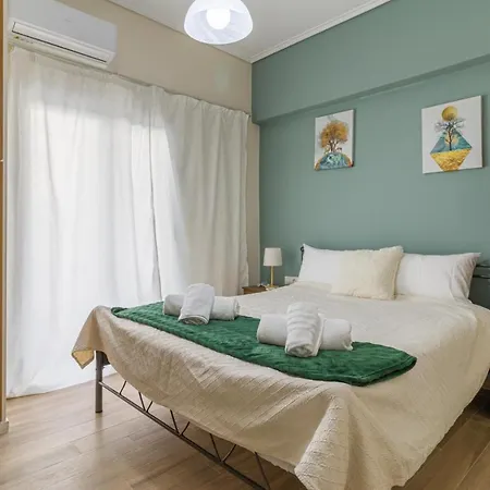 Couples Retreat, Fully Equipped Studio/ Beach Loutráki