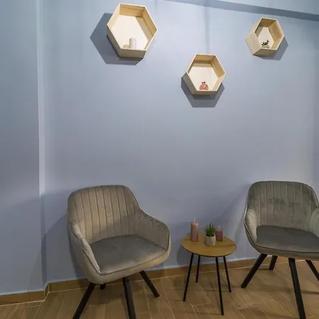 Couples Retreat, Fully Equipped Studio/ Beach Apartment Loutraki (Corinthia)