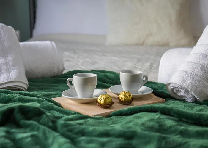 Couples Retreat, Fully Equipped Studio/ Beach Апартаменты Лоутраки