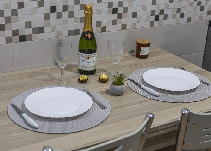 Couples Retreat, Fully Equipped Studio/ Beach