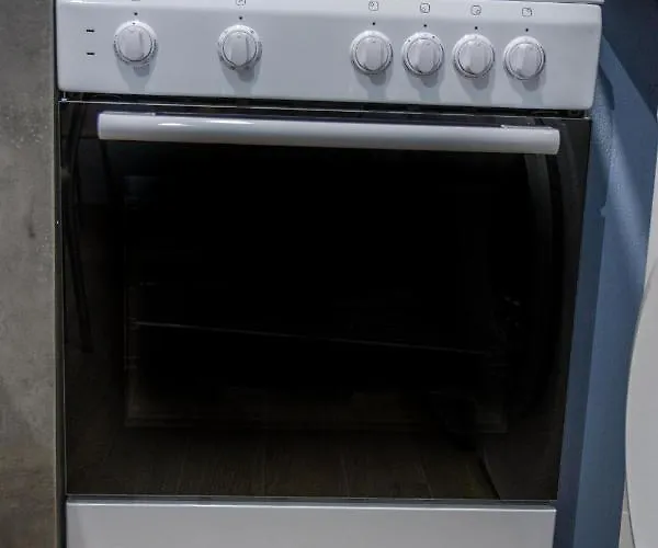 Couples Retreat, Fully Equipped Studio/ Beach