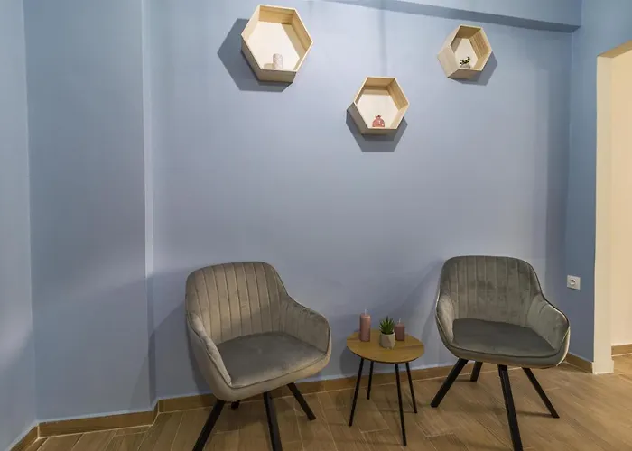 Couples Retreat, Fully Equipped Studio/ Beach Апартаменты Лоутраки